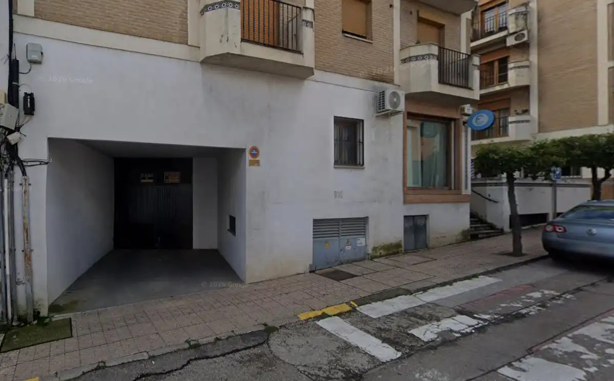 Aparcament amb ascensor en venda a Calle Real 51