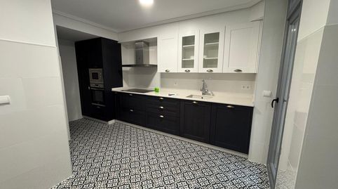 Foto 2 de Piso en venta en Monasterio Carr, 3, Zona Alta, Ponferrada