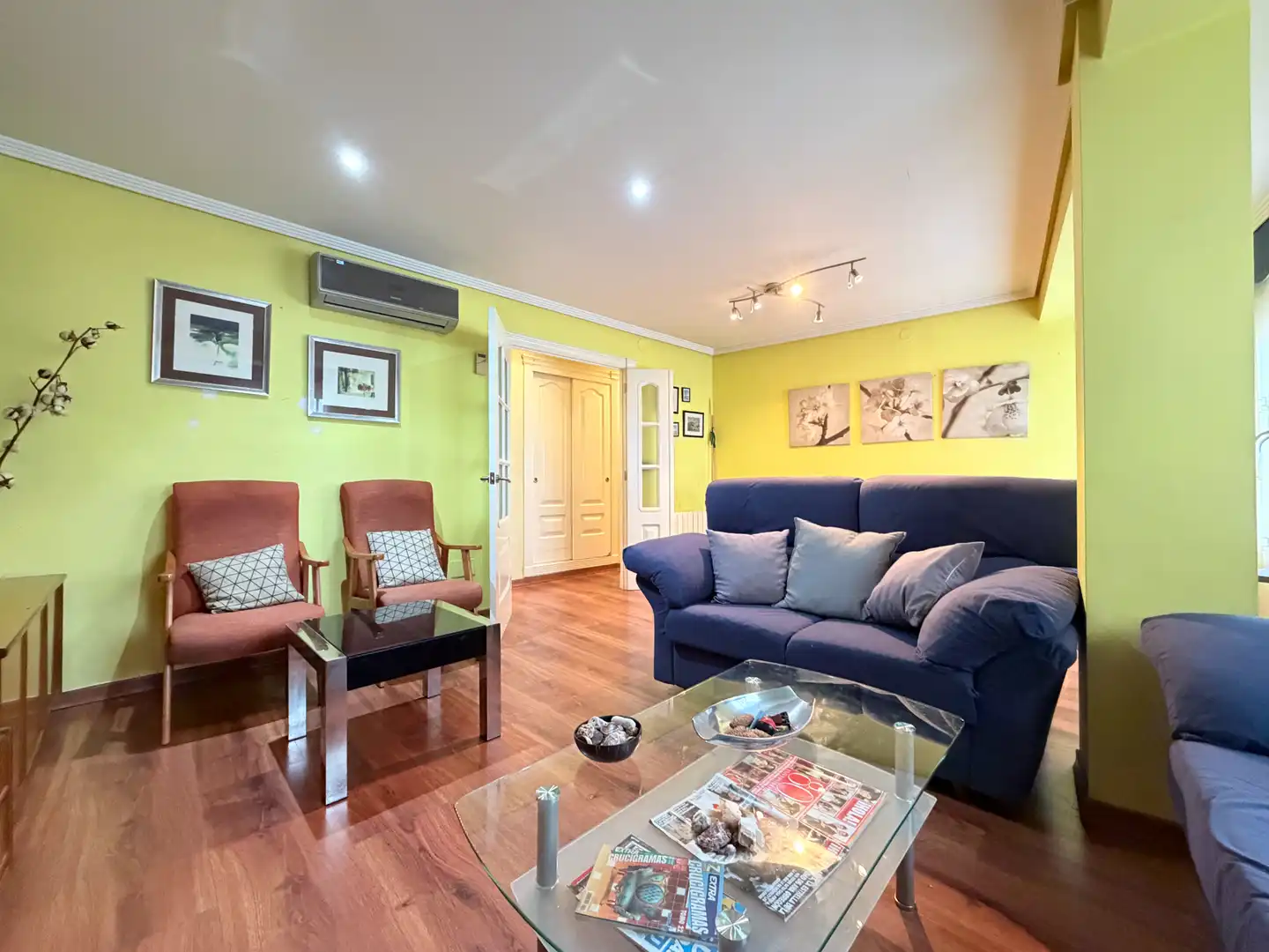 Sala de estar de Piso en venta en Castellón de la Plana / Castelló de la Plana con Aire acondicionado, Calefacción y Parquet