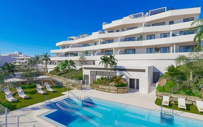 Vista exterior de Apartament en venda en Estepona amb Aire condicionat, Calefacció i Jardí privat