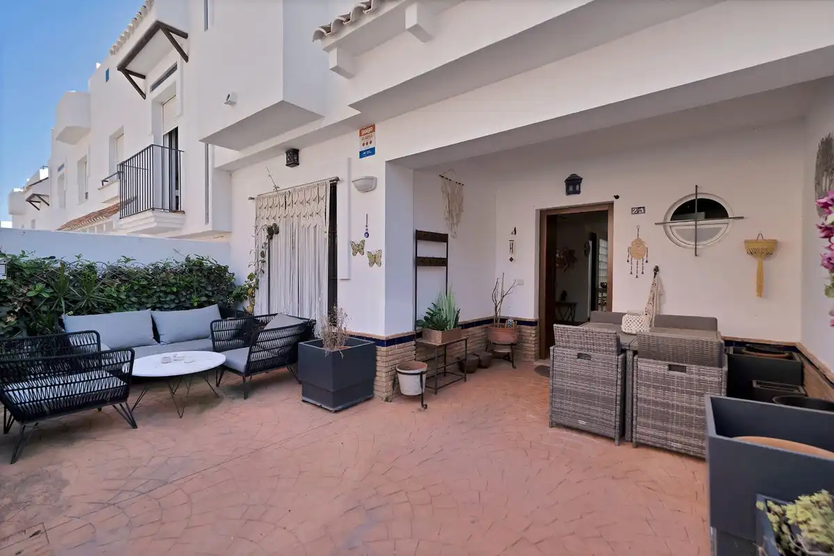 Terraza de Casa adosada en venta en Fuengirola con Aire acondicionado, Calefacción y Jardín privado