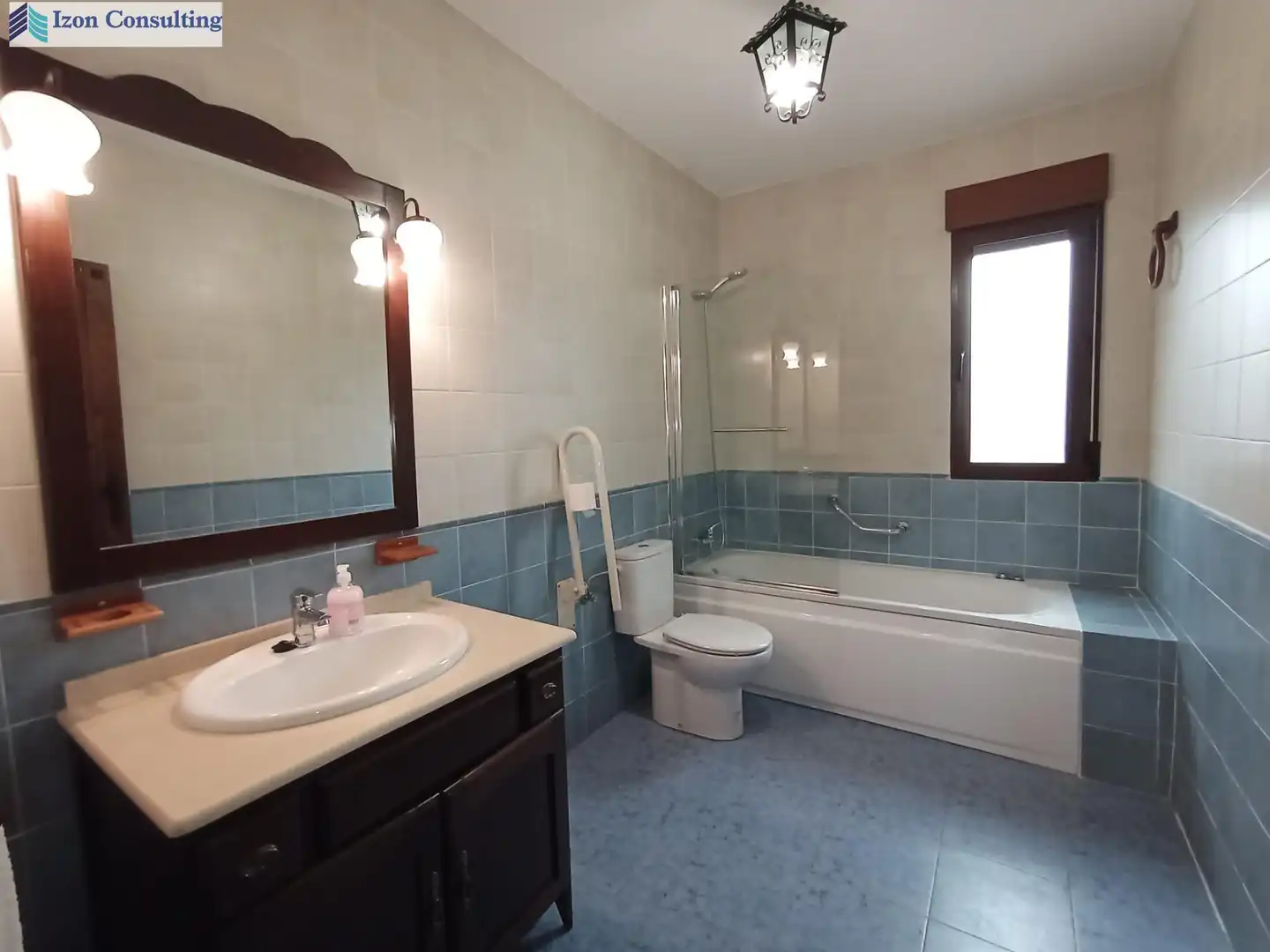 Baño de Casa o chalet en venta en Robledo con Calefacción, Trastero y Amueblado