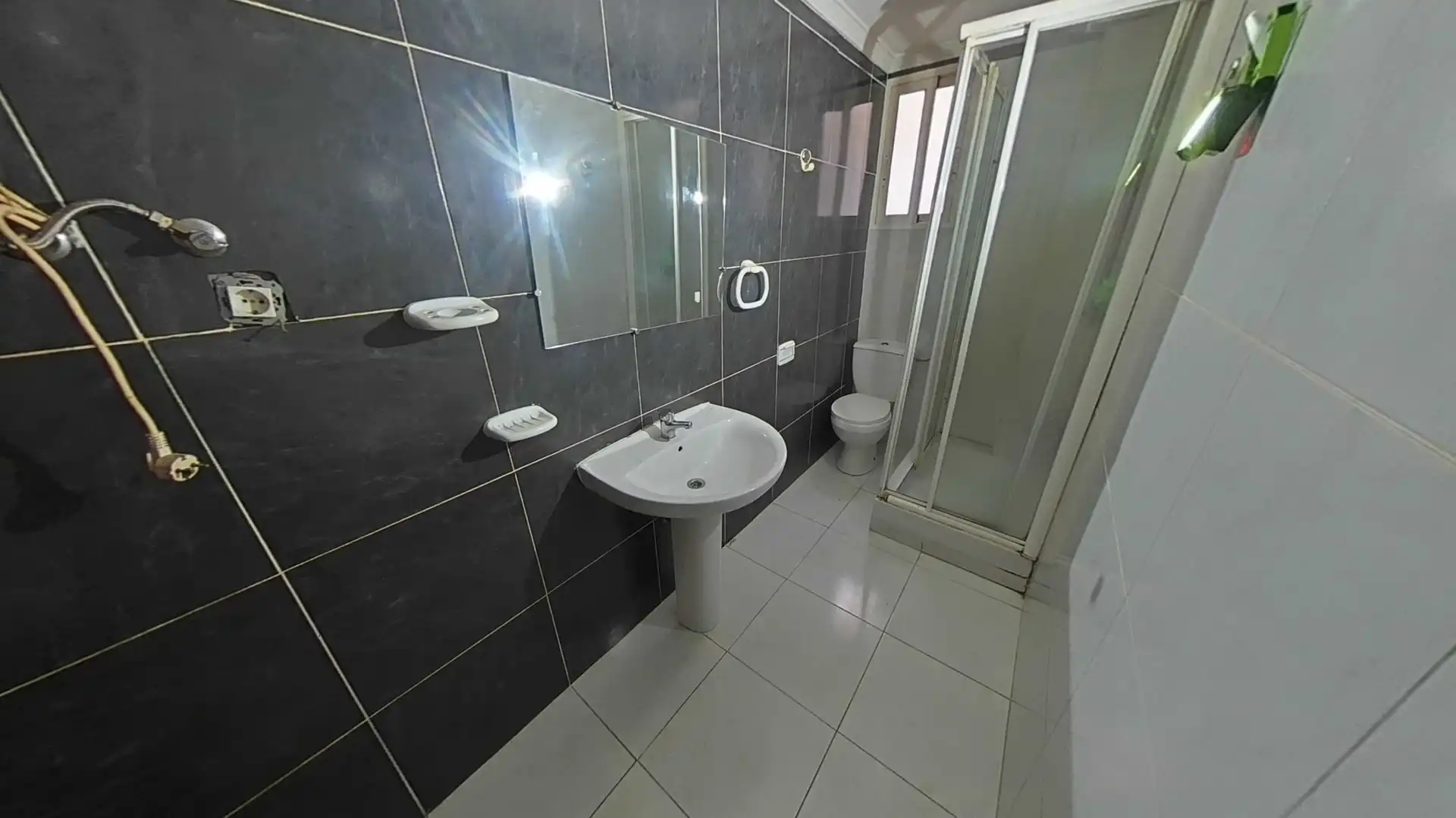 Badezimmer von Wohnung zum Verkauf in Chiva mit Balkon