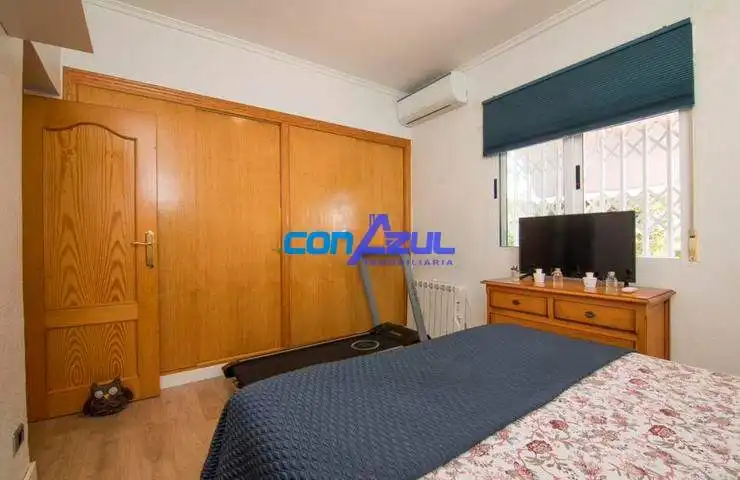 Dormitori de Casa o xalet en venda en Elche / Elx amb Jardí privat, Terrassa i Piscina