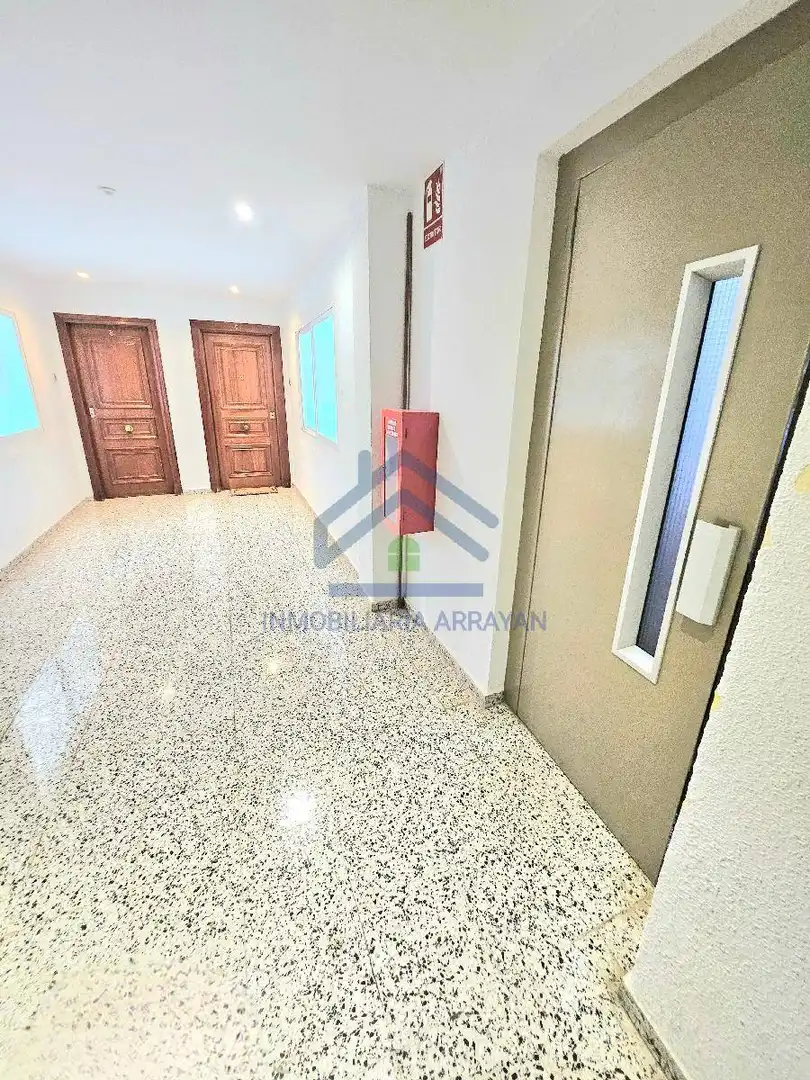 Piso en venta en Granada con Terraza y Amueblado