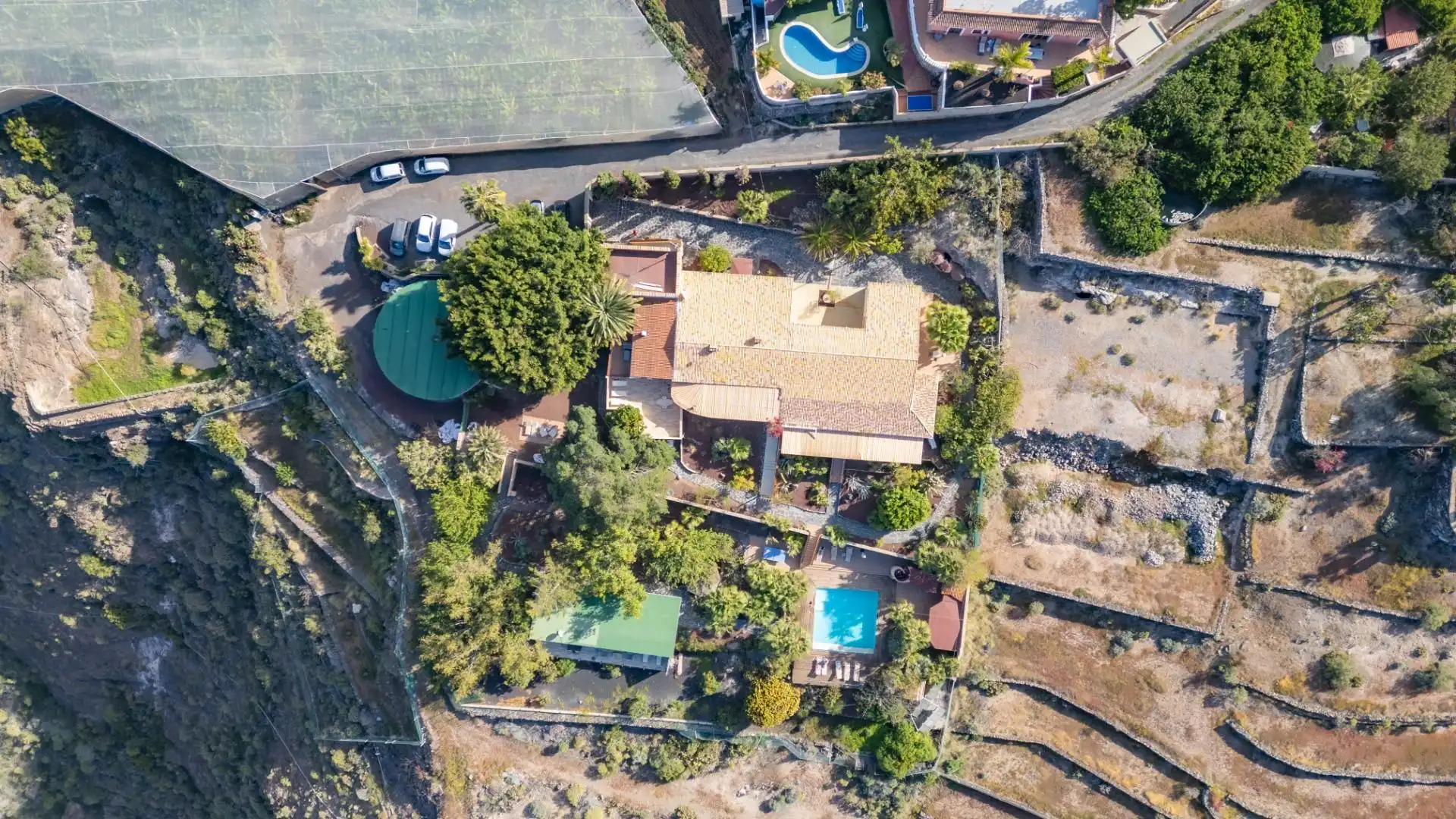 Vista exterior de Casa o xalet en venda en Guía de Isora amb Aire condicionat, Jardí privat i Terrassa