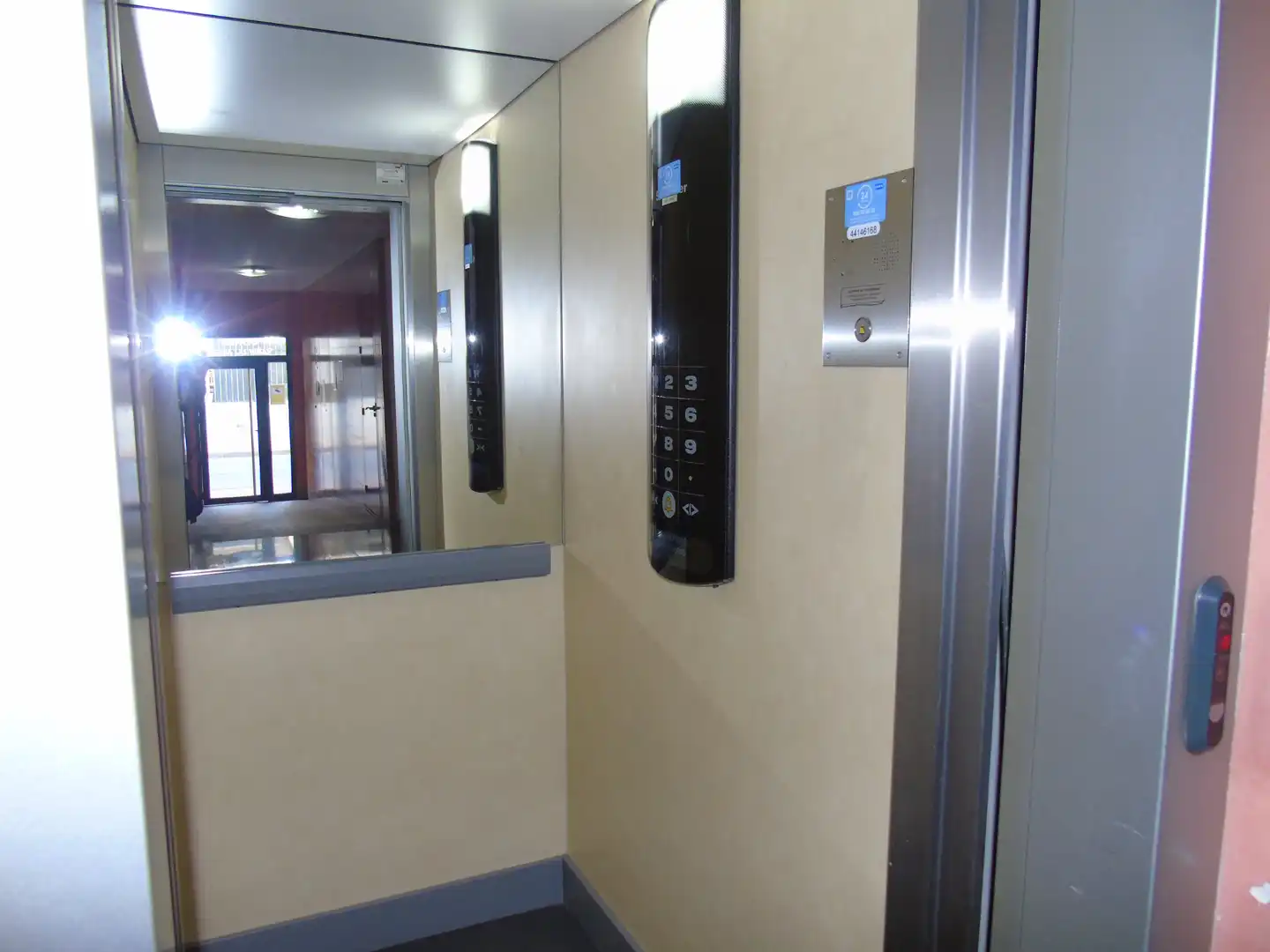 Flat for sale in Ceutí  with Air Conditioner, Heating and Storage room