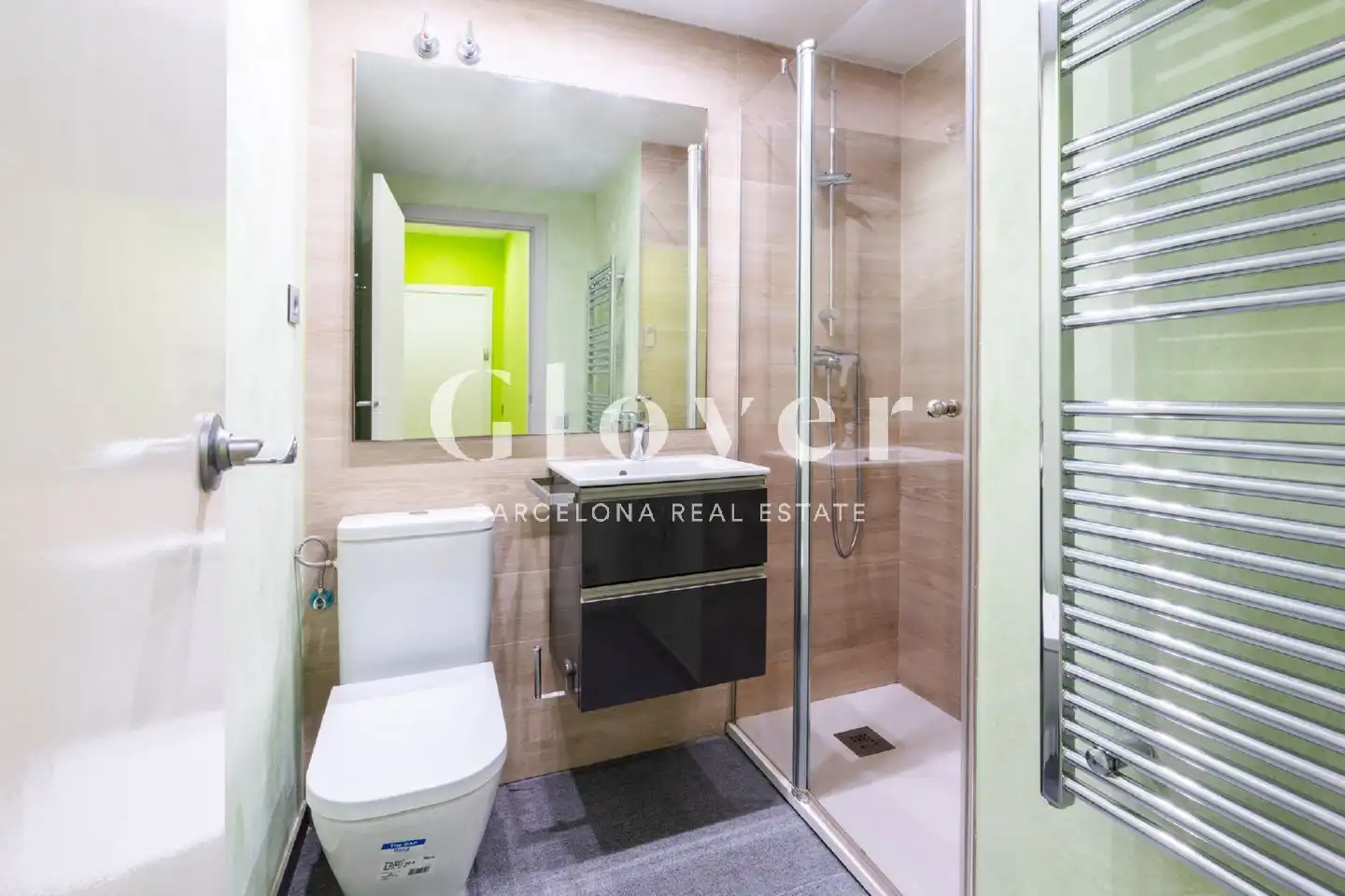 Baño de Piso en venta en Barcelona con Aire acondicionado, Calefacción y Terraza