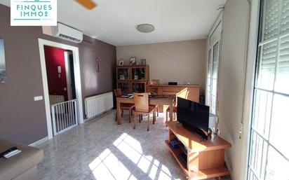 Sala d'estar de Casa adosada en venda en L'Aldea amb Aire condicionat