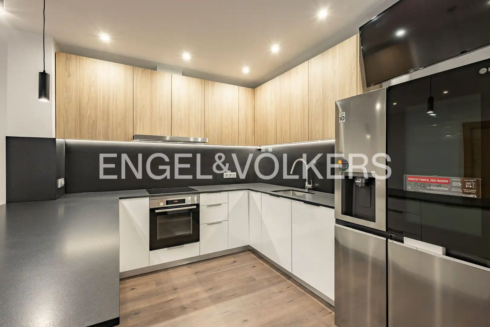 Kitchen of Apartments for sale in Sant Cugat del Vallès  with Air Conditioner, Heating and Private garden