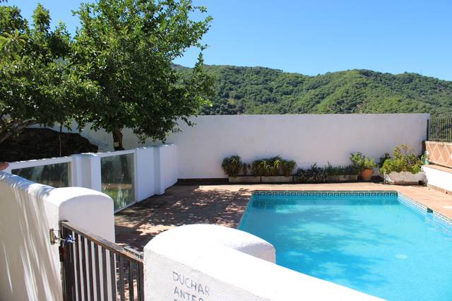 Casa-chalet en Venta en Calle Neruda en Jubrique