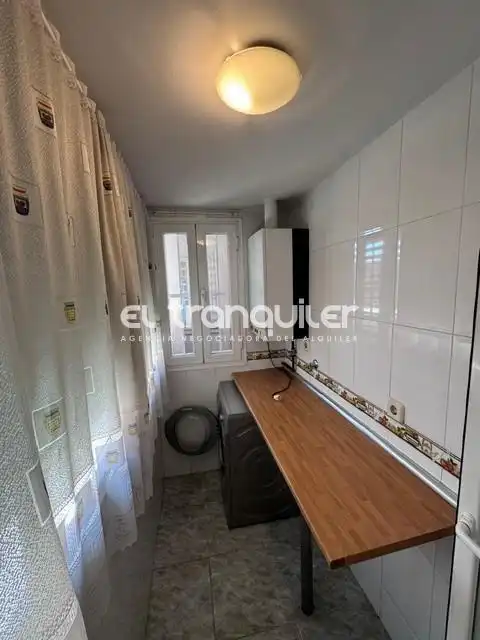 Bedroom of Flat for rent in Madrid  with Storage room, Furnished and Washing machine