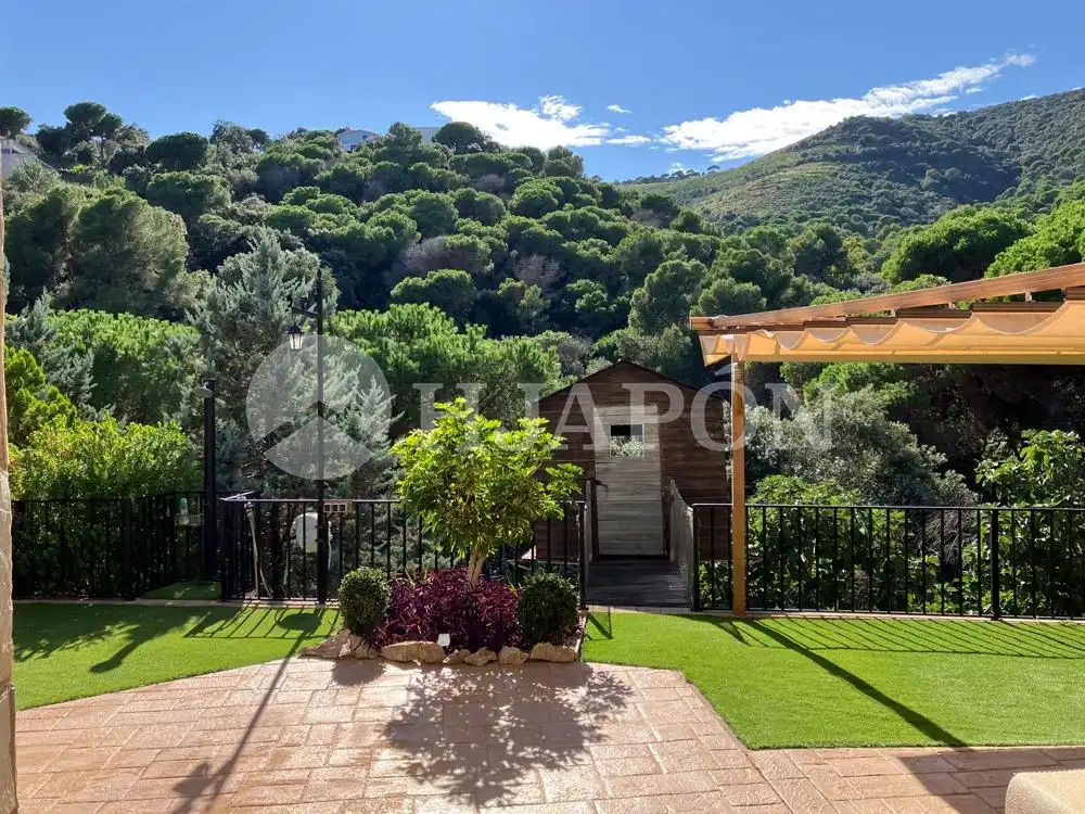 Jardí de Casa o xalet en venda en Alella amb Aire condicionat, Jardí privat i Terrassa