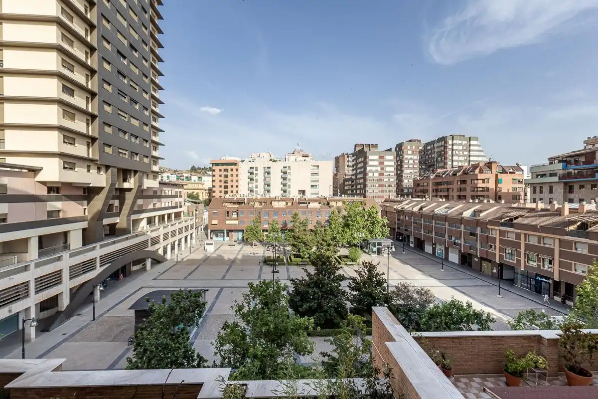 Terrassa de Pis de lloguer en Granada amb Aire condicionat, Calefacció i Balcó