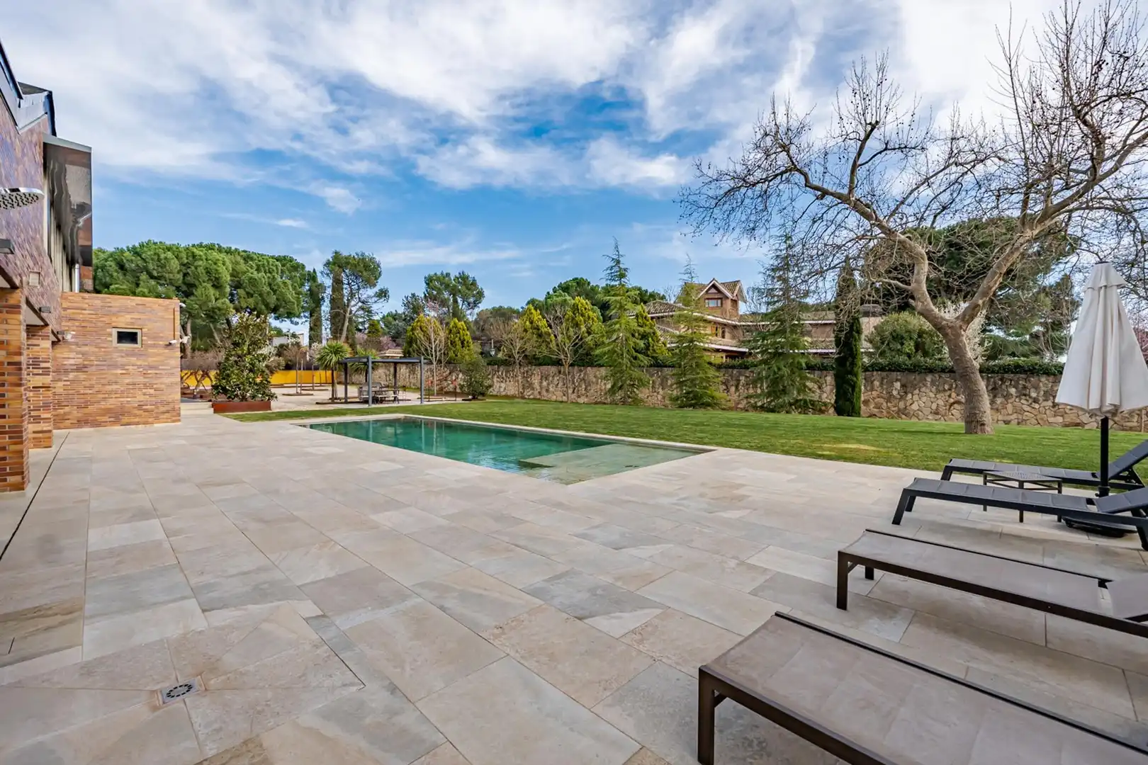 Swimming pool of Houses for sale in Boadilla del Monte  with Air Conditioner, Heating and Private garden