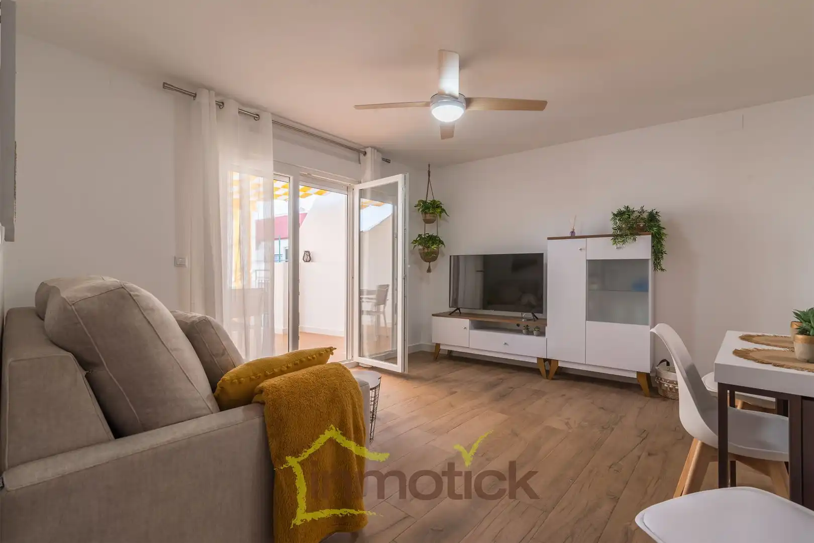 Wohnzimmer von Dachboden zur Miete in Punta Umbría mit Terrasse und Möbliert