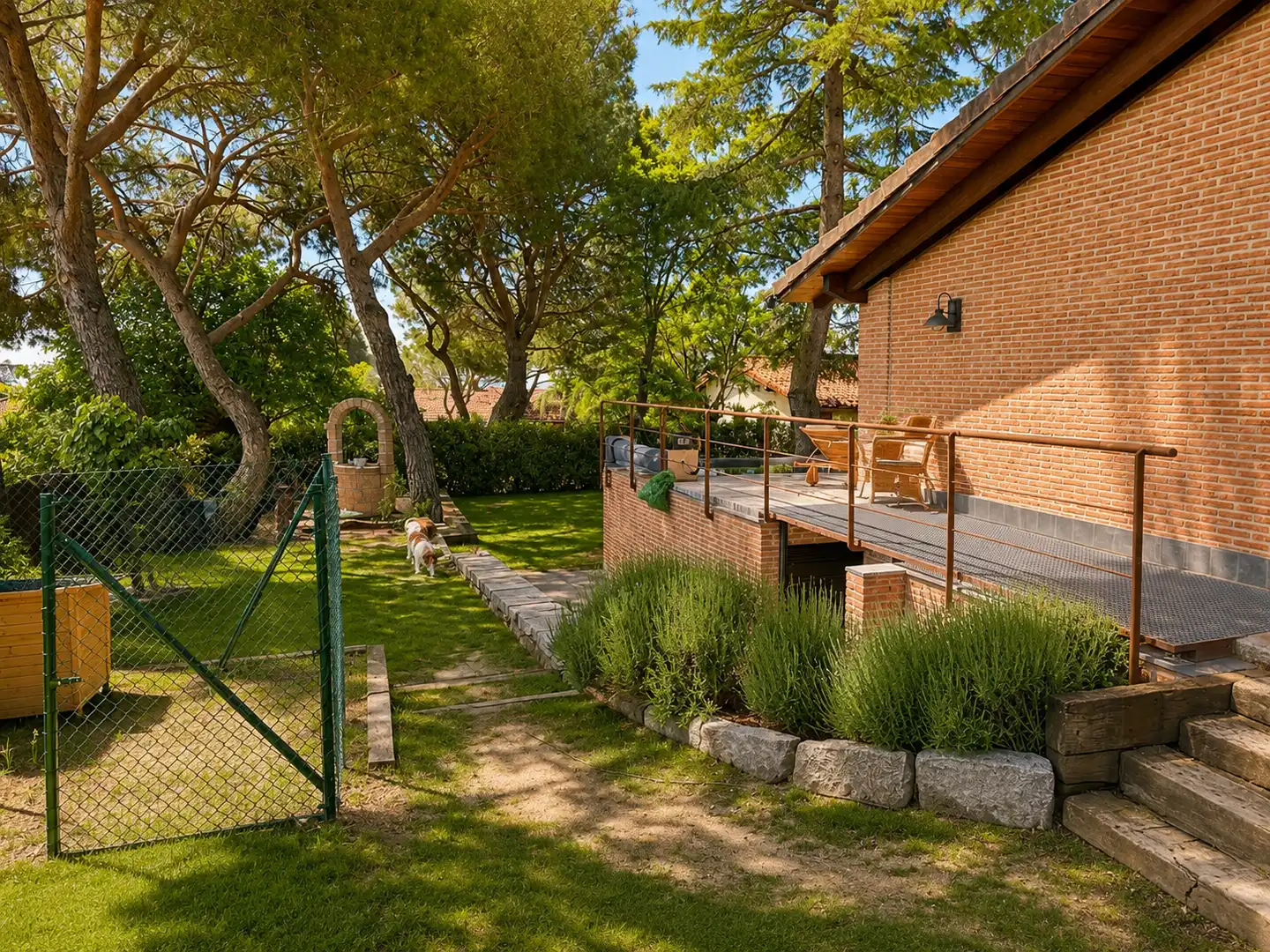 Jardí de Casa o xalet en venda en Hoyo de Manzanares amb Jardí privat, Piscina i Moblat