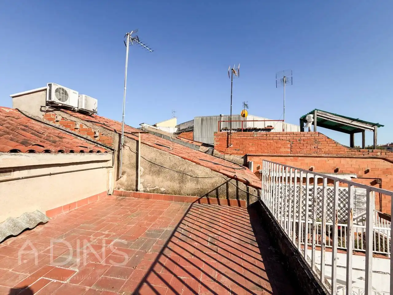 Vista exterior de Casa o xalet en venda en Sabadell amb Calefacció i Terrassa