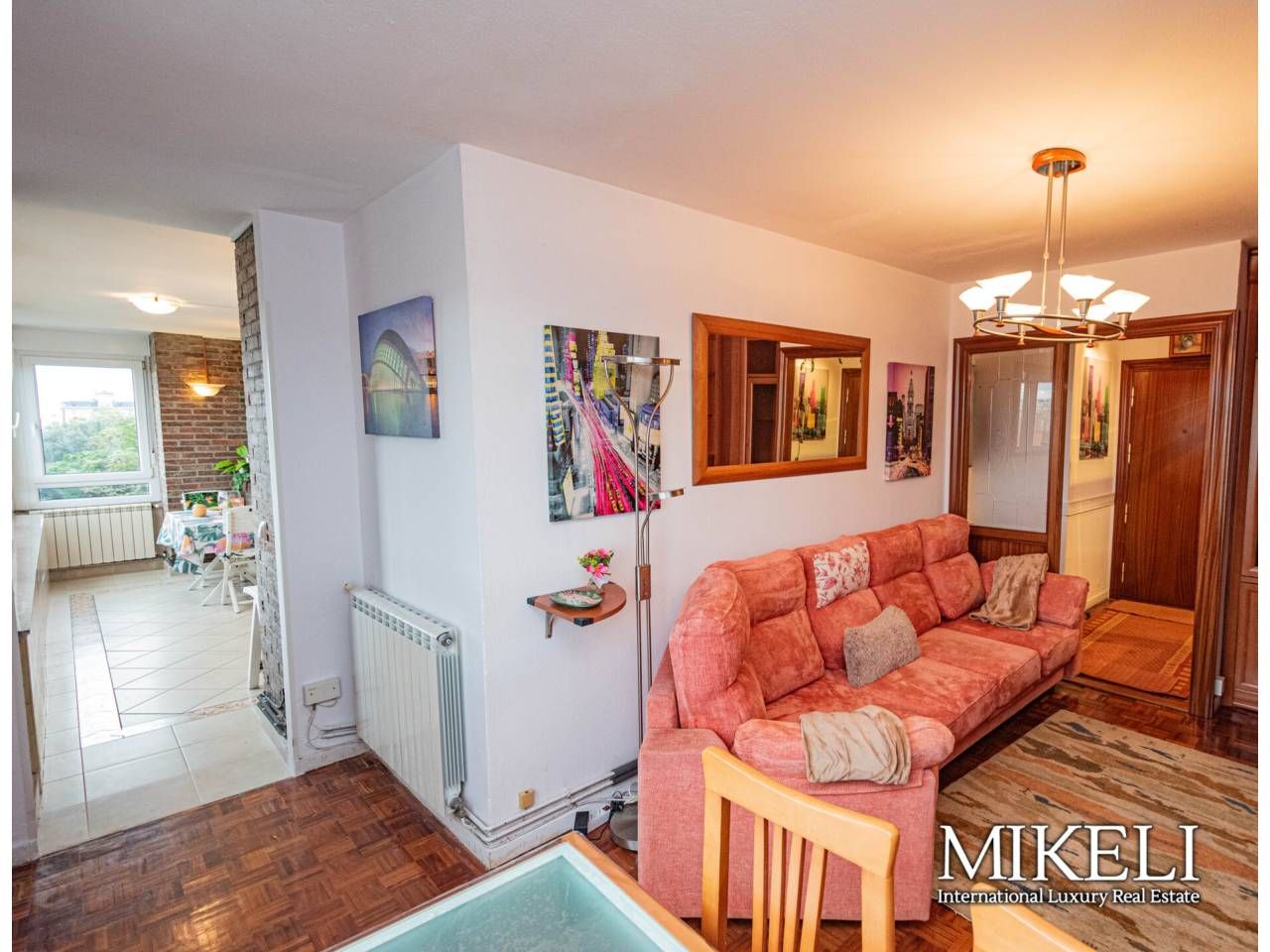 Living room of Flat to rent in Santander  with Heating, Parquet flooring and Storage room