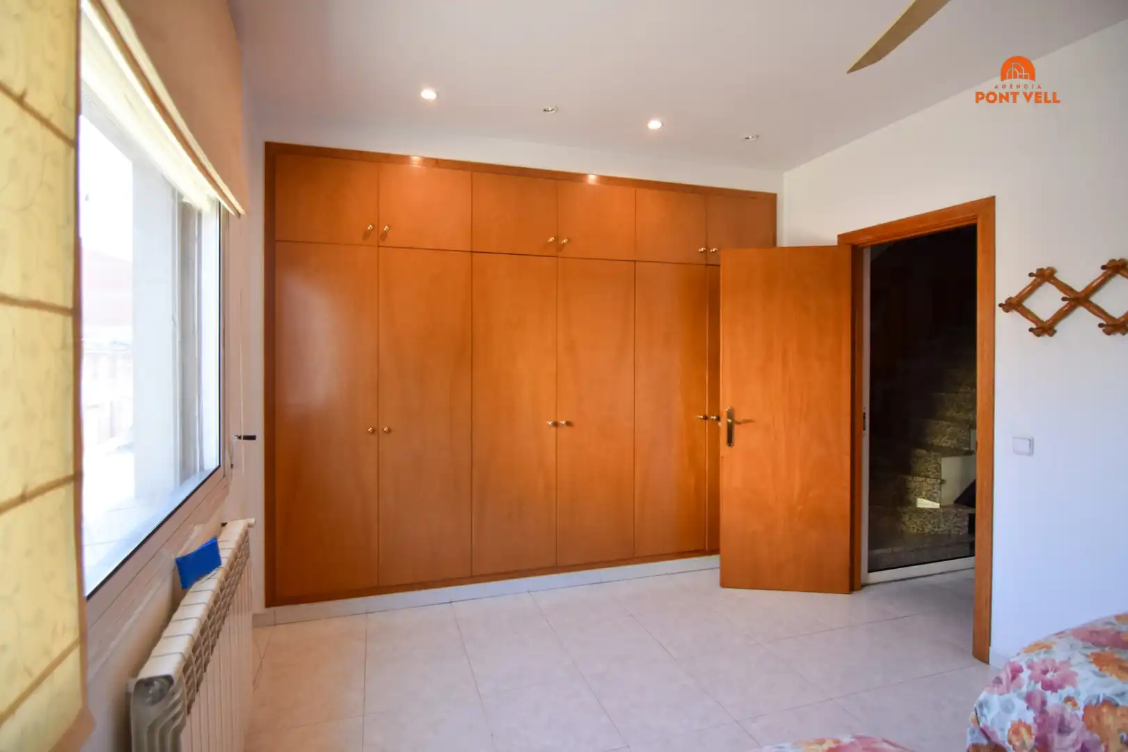 Casa aparellada amb terrassa en venda a La Bisbal d'Empordà, imagen 9