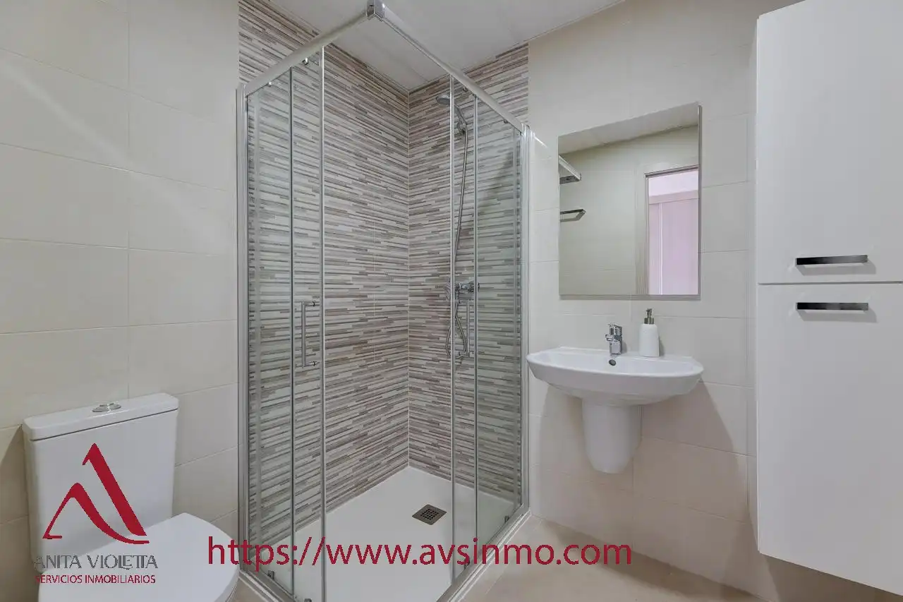 Bany de Apartament de lloguer en Orihuela amb Aire condicionat, Moblat i Forn