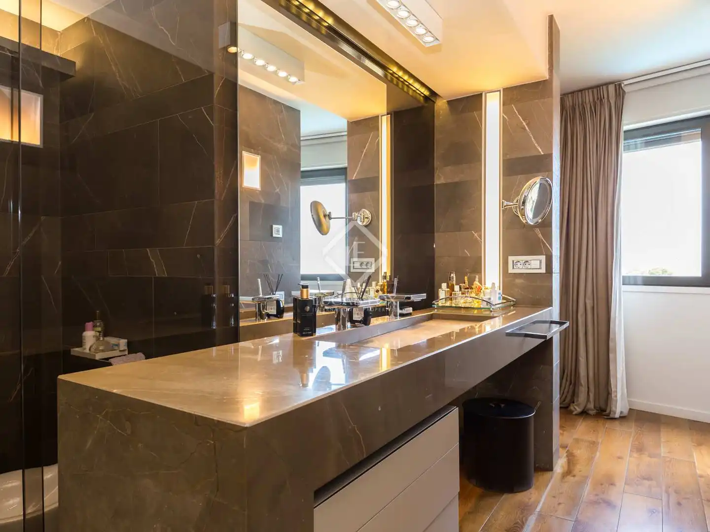 Badezimmer von Haus oder Chalet zum Verkauf in Esplugues de Llobregat mit Klimaanlage, Heizung und Privatgarten