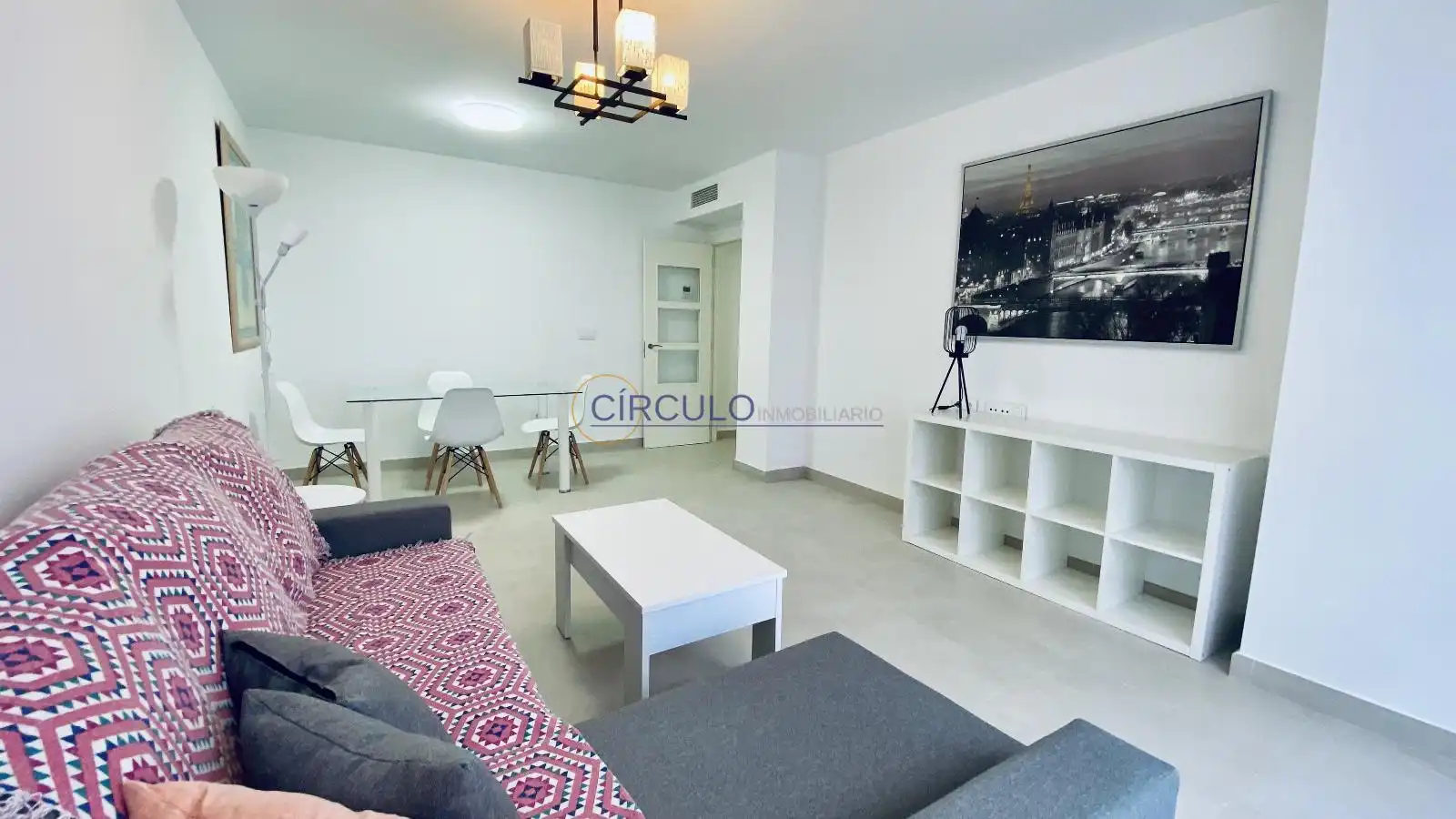 Piso con ascensor en venta en Juan Carlos I