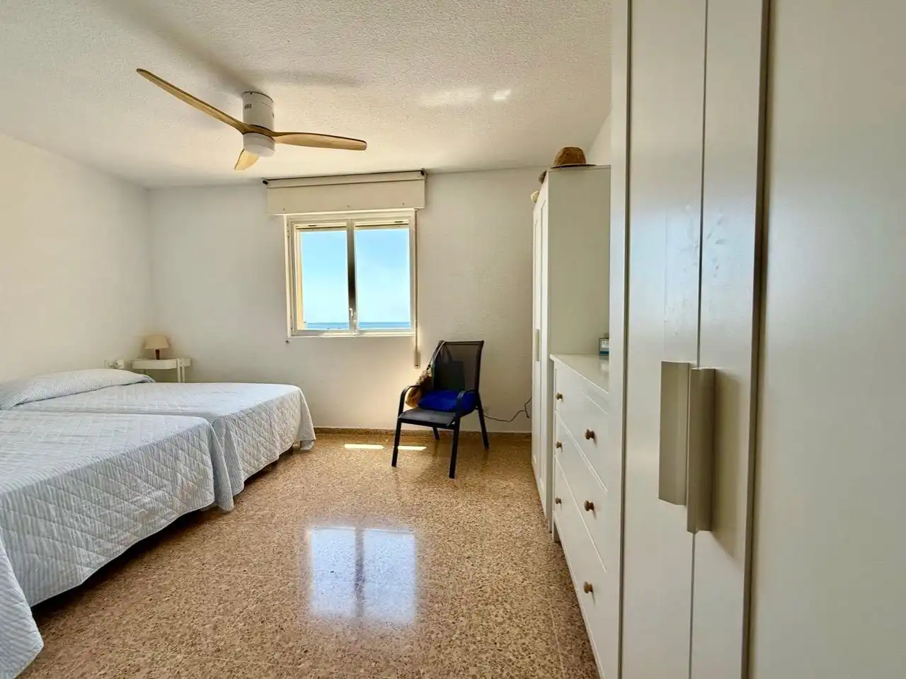 Dormitori de Apartament en venda en Villajoyosa / La Vila Joiosa amb Jardí privat, Terrassa i Balcó