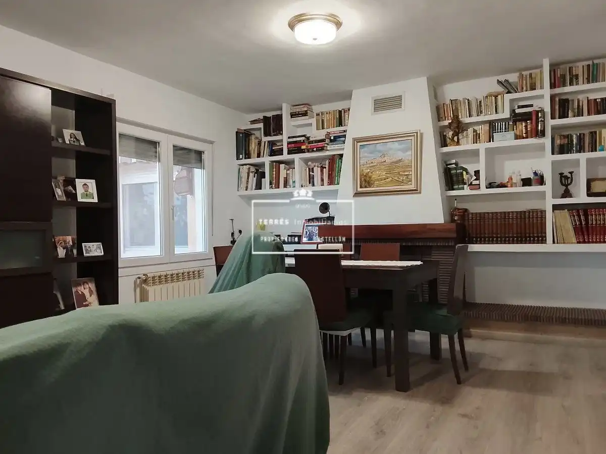 Sala d'estar de Casa o xalet en venda en Castellón de la Plana / Castelló de la Plana amb Calefacció, Terrassa i Moblat