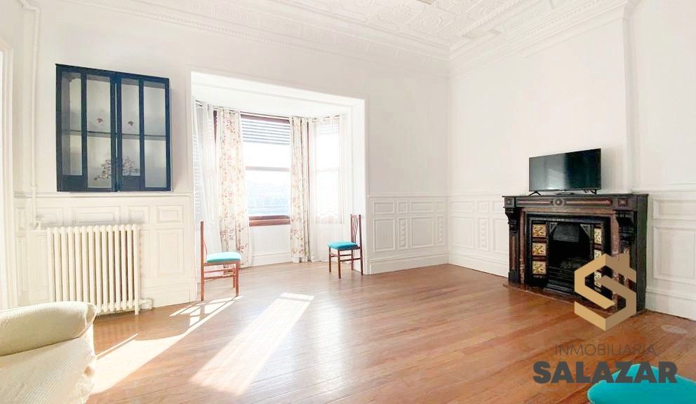 Living room of Flat to rent in Bilbao   with Heating