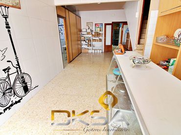 Casa con balcón en venta en Calle AUSIAS MARCH