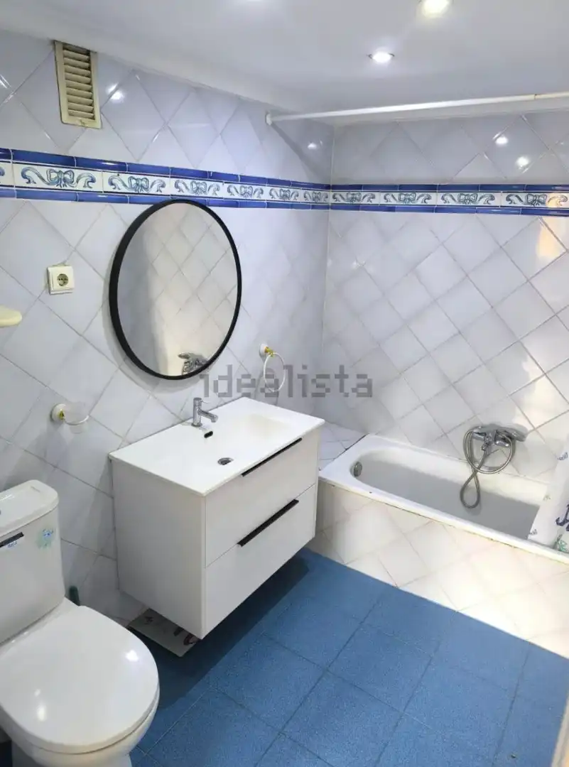 Baño de Piso en venta en Valencia con Aire acondicionado, Amueblado y Horno