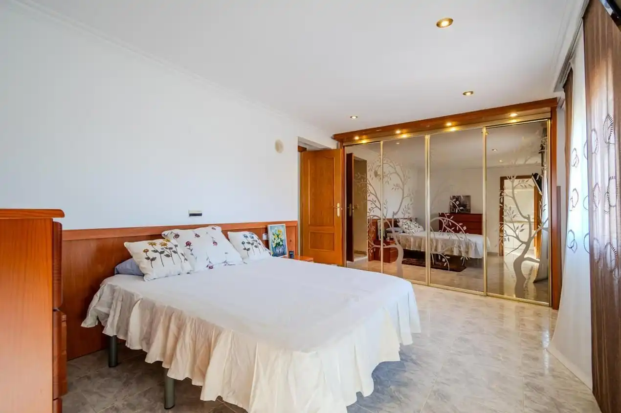 Habitación de Casa adosada en venta en Celrà