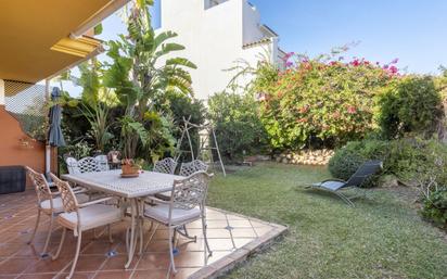 Jardí de Casa adosada en venda en Estepona amb Aire condicionat, Calefacció i Jardí privat