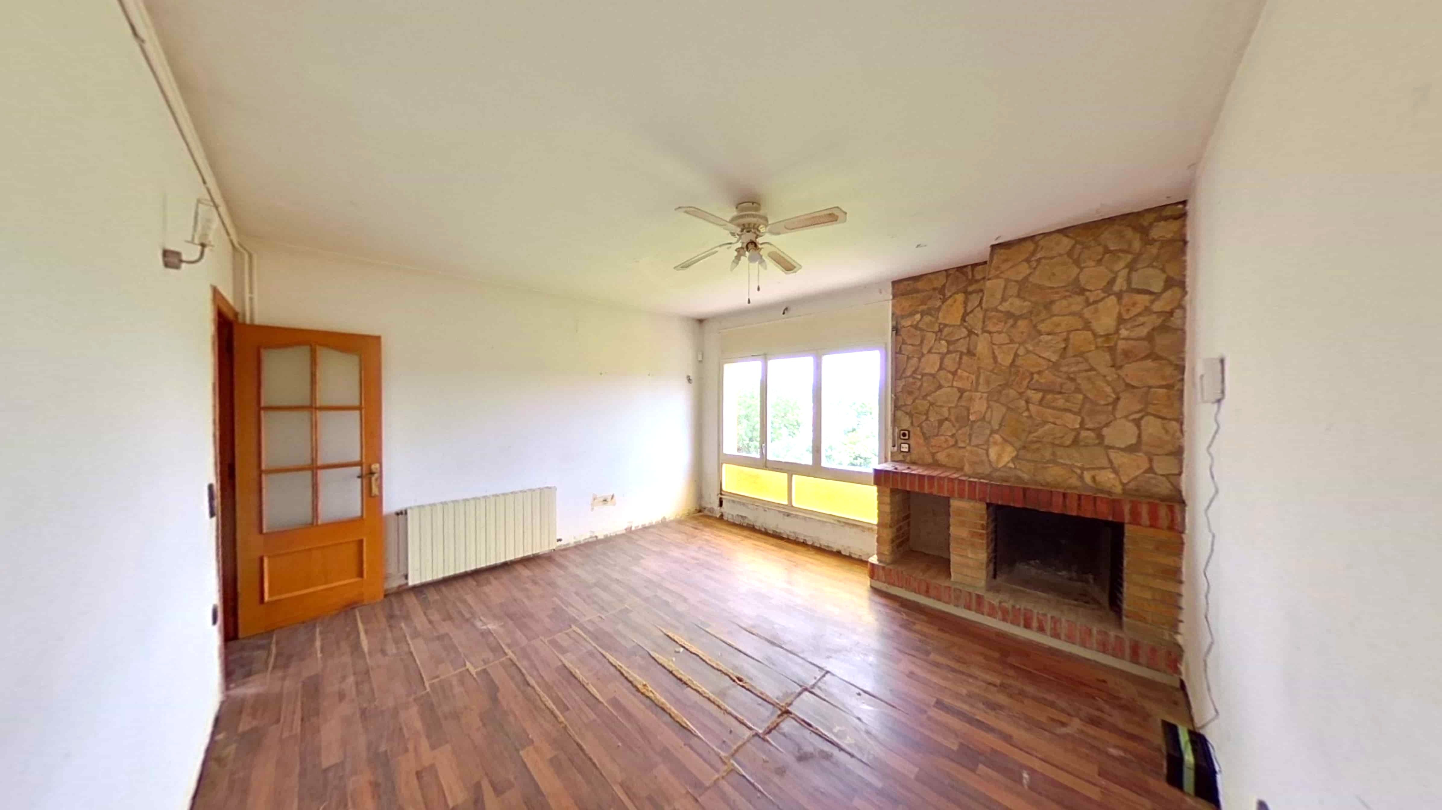 Living room of Flat for sale in Anglès  with Heating, Parquet flooring and Terrace
