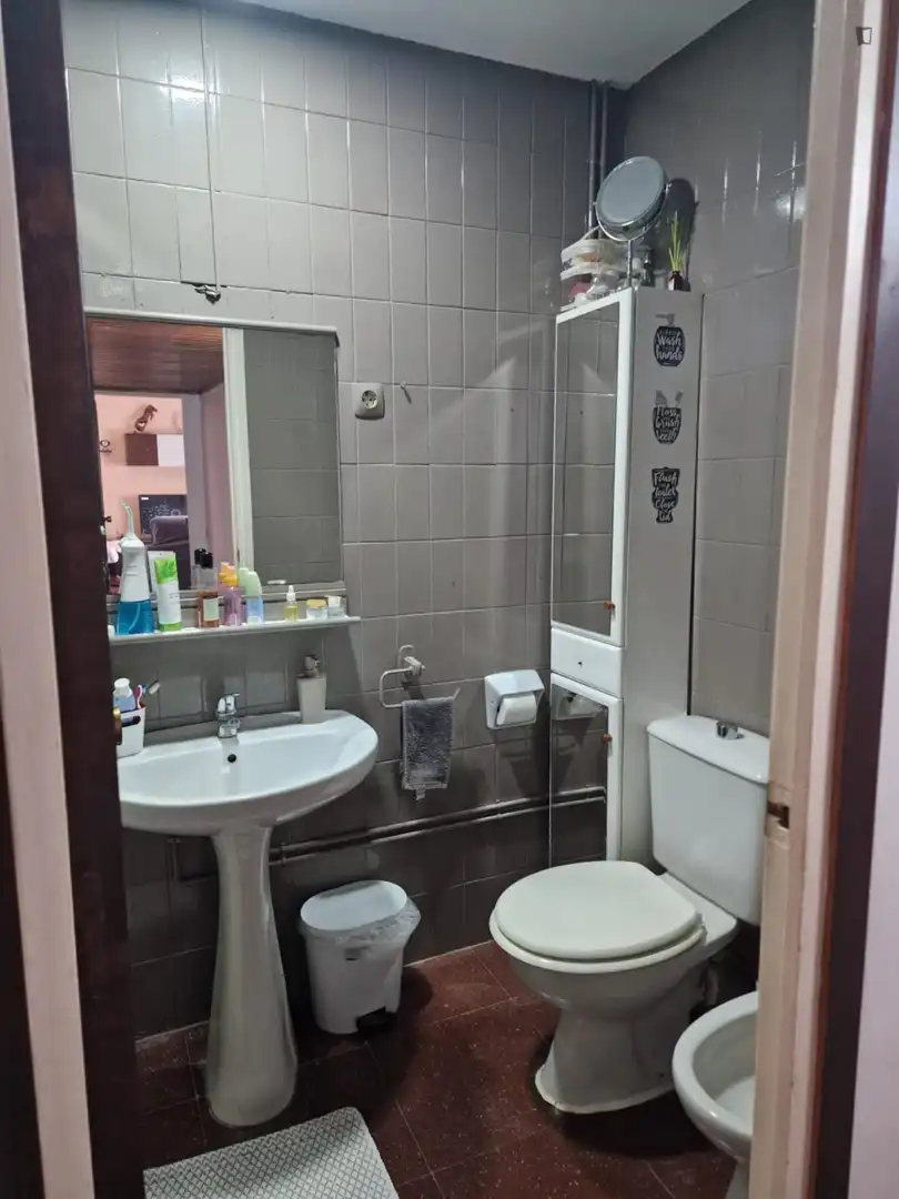 Bathroom of Apartments for share in Barcelona  with Furnished, Oven and Washing machine