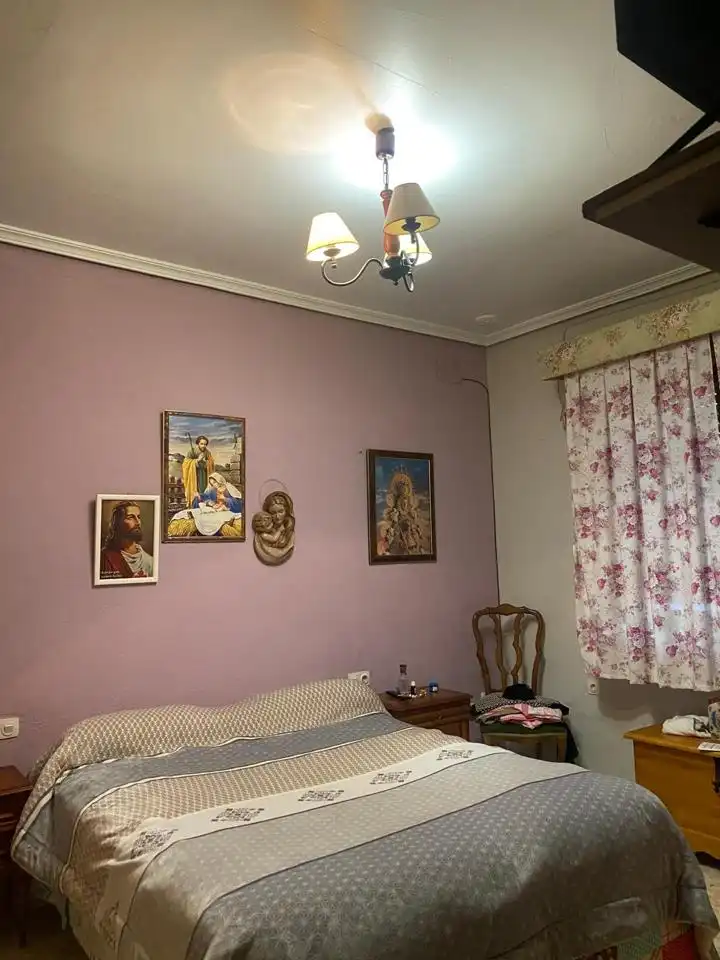Sala d'estar de Casa o xalet en venda en Dos Hermanas amb Aire condicionat, Jardí privat i Piscina
