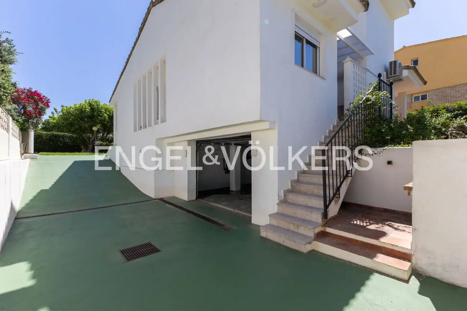 Exterior view of Houses for rent in Valencia  with Air Conditioner, Heating and Private garden
