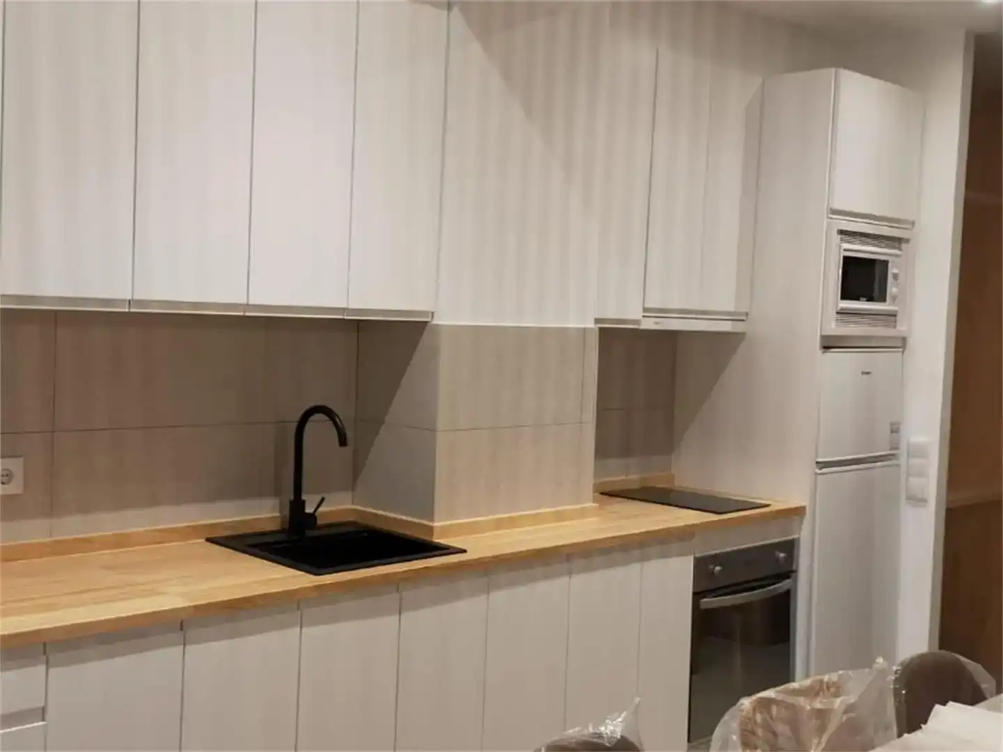 Cuina de Loft de lloguer en Madrid amb Aire condicionat i Moblat
