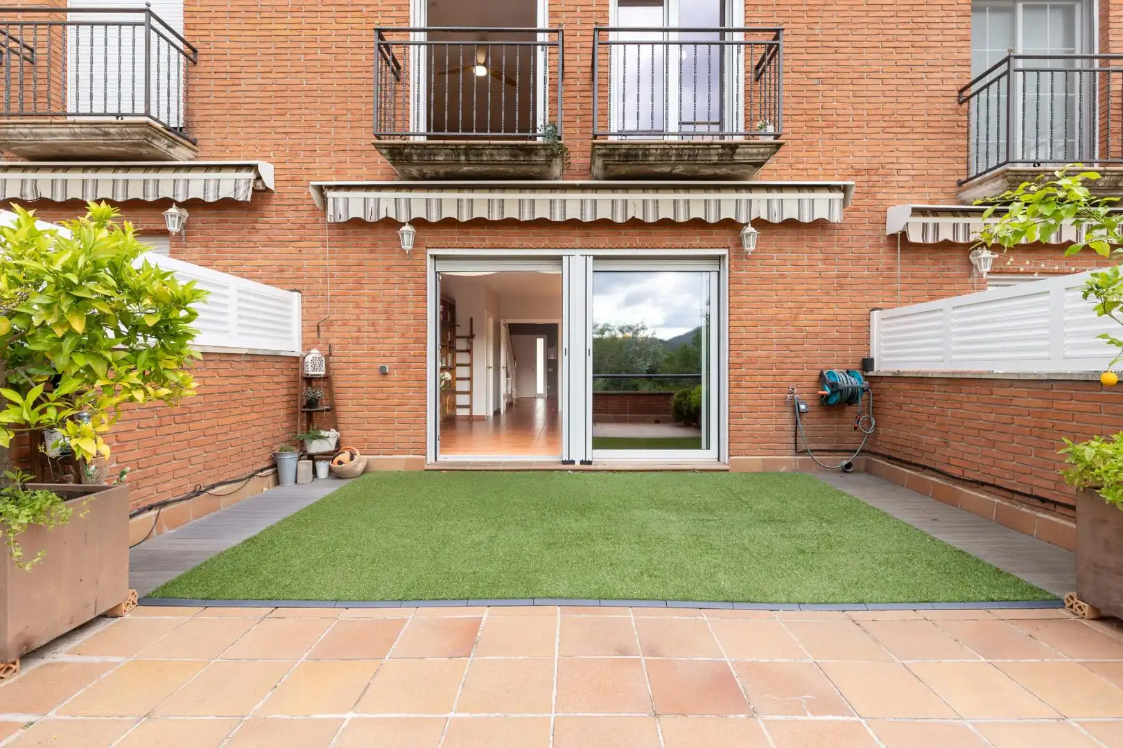 Terrasse von Haus oder Chalet zum Verkauf in Viladecavalls mit Klimaanlage, Heizung und Privatgarten