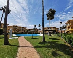 Piscina de Apartament en venda en Chiclana de la Frontera amb Aire condicionat, Jardí privat i Terrassa