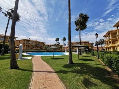 Piscina de Apartament en venda en Chiclana de la Frontera amb Aire condicionat, Jardí privat i Terrassa