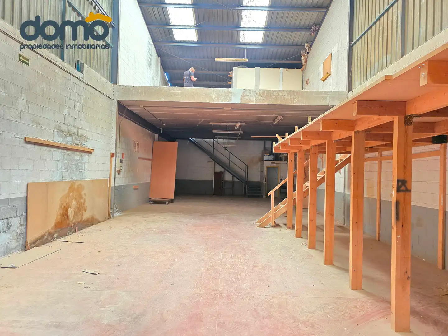 Nave industrial en venta en Calle Padul 2