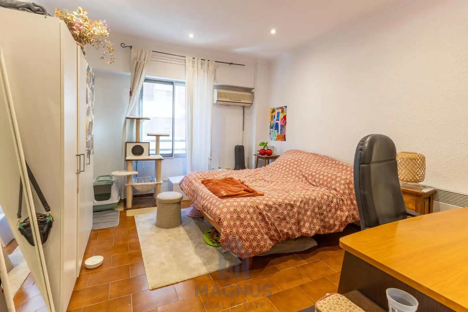 Piso en venta en Plaza ARTUR PIERA, Nou Moles