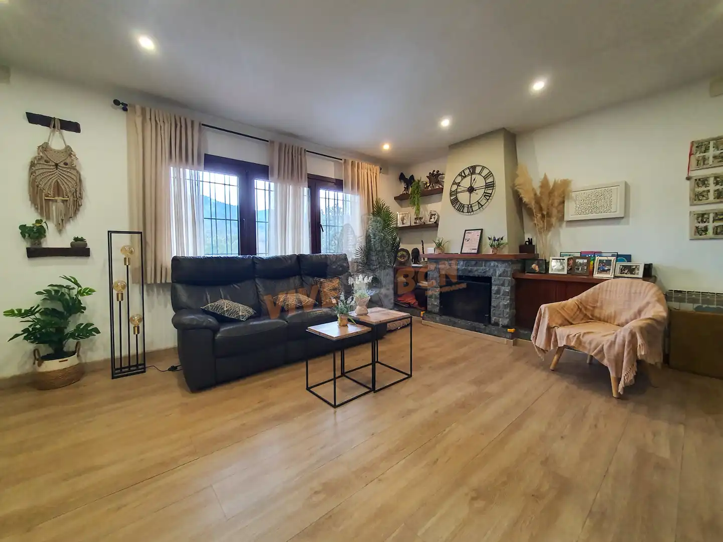 Sala d'estar de Casa o xalet en venda en Vallgorguina amb Calefacció, Jardí privat i Parquet