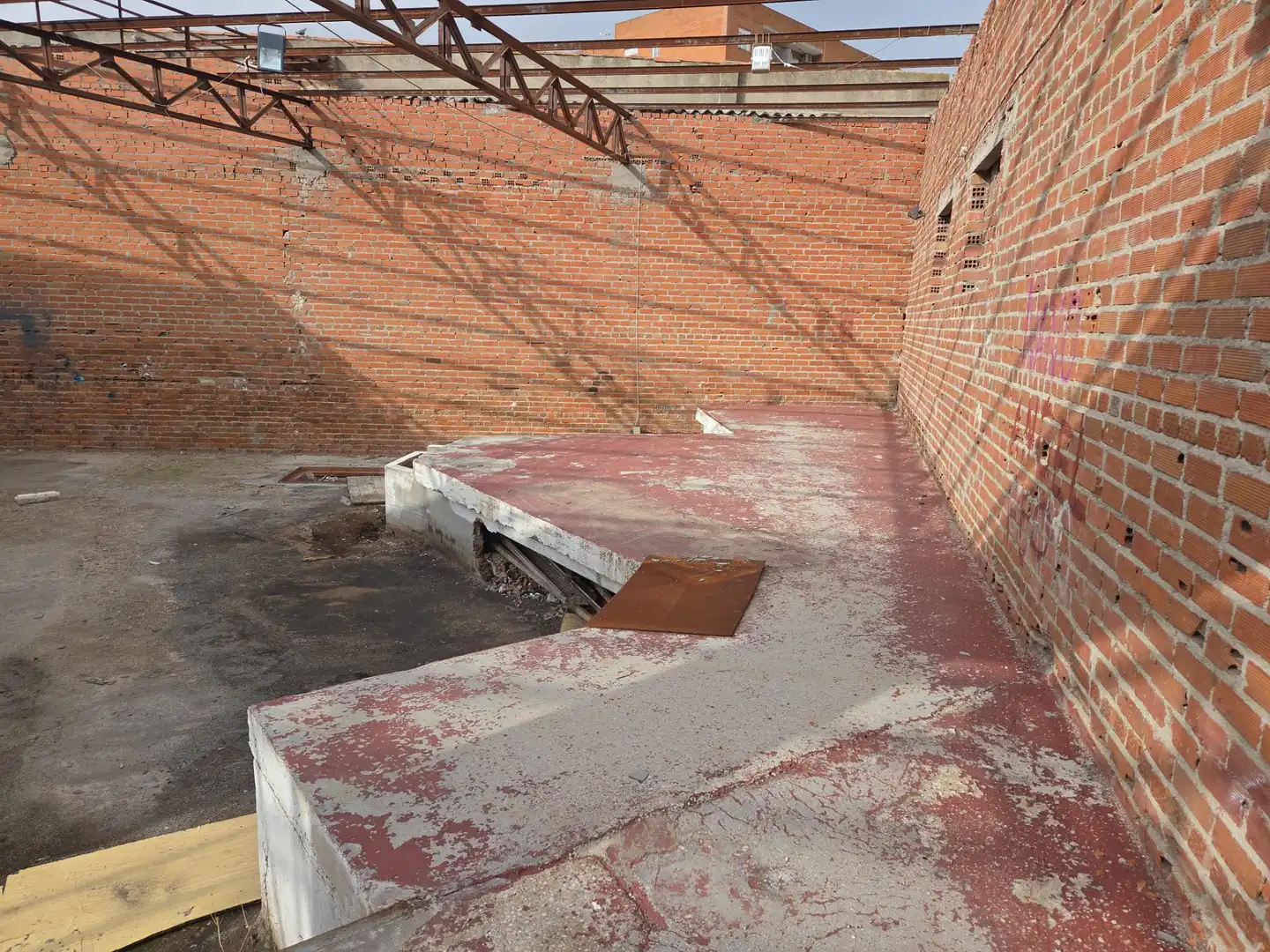 Vista exterior de Edificio en venta en Navalcarnero