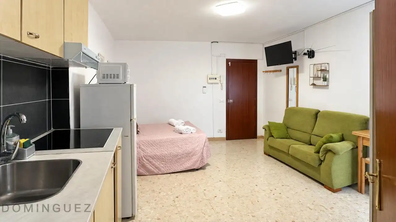 Bedroom of Study for rent in Marín, Pontevedra