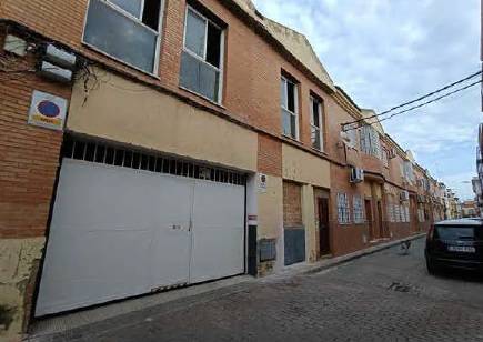 Garaje en Venta en C/ Luis Vives en La Plata