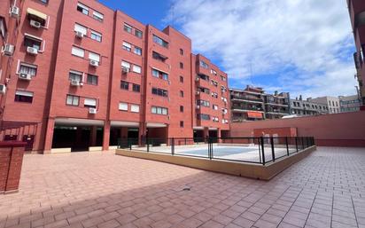 Vista exterior de Àtic en venda en Valdemoro amb Calefacció, Terrassa i Piscina comunitària