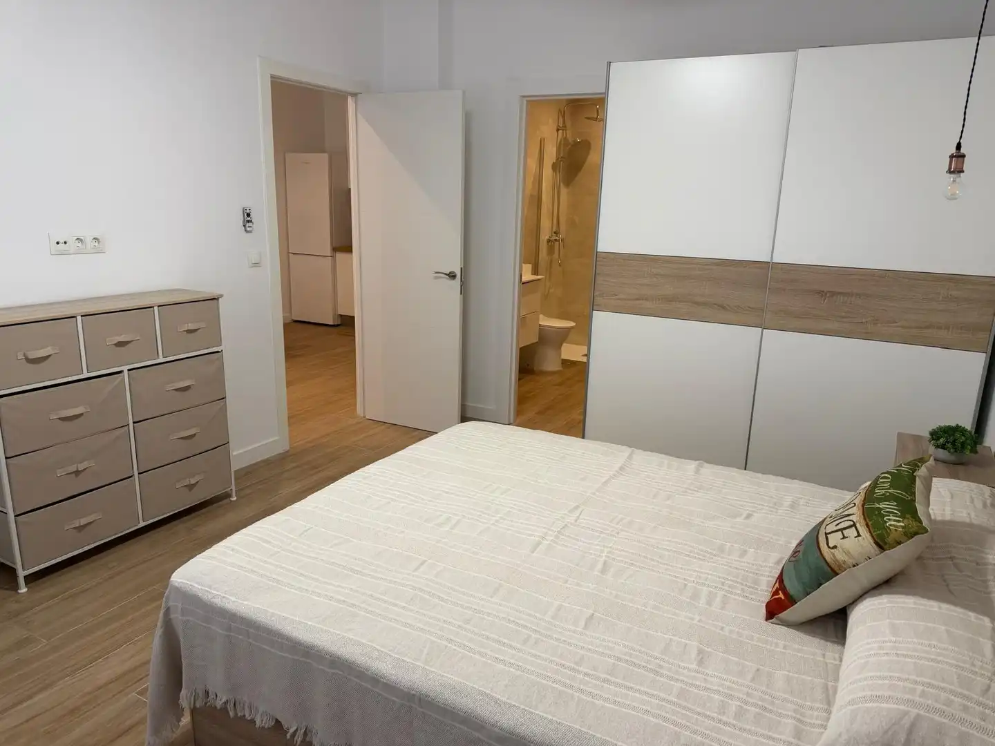 Habitación de Apartamento de alquiler en Torremolinos con Aire acondicionado, Calefacción y Amueblado